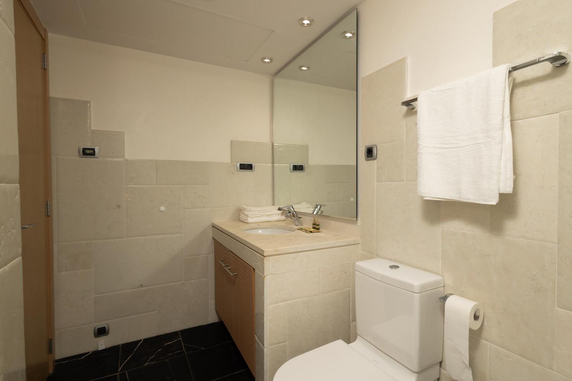 Luxury In Jardines Del Principe Apartment *